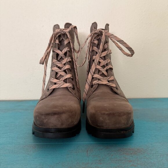 SOREL 'Joan Of Arctic Wedge III Lexie' Brown Distressed Leather Boots Sz 6.5 - Picture 2 of 9